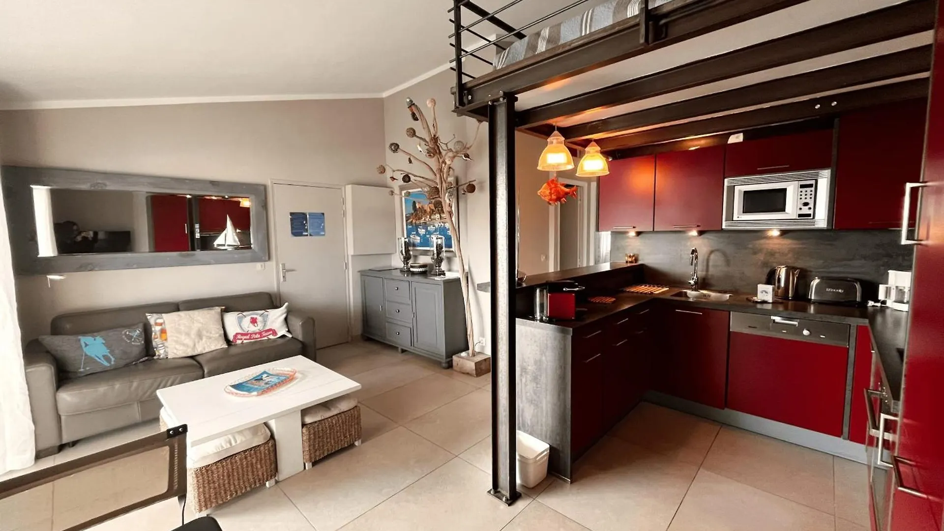 Renovated 3-Room Apartment With Wifi And A Large Balcony Grimaud