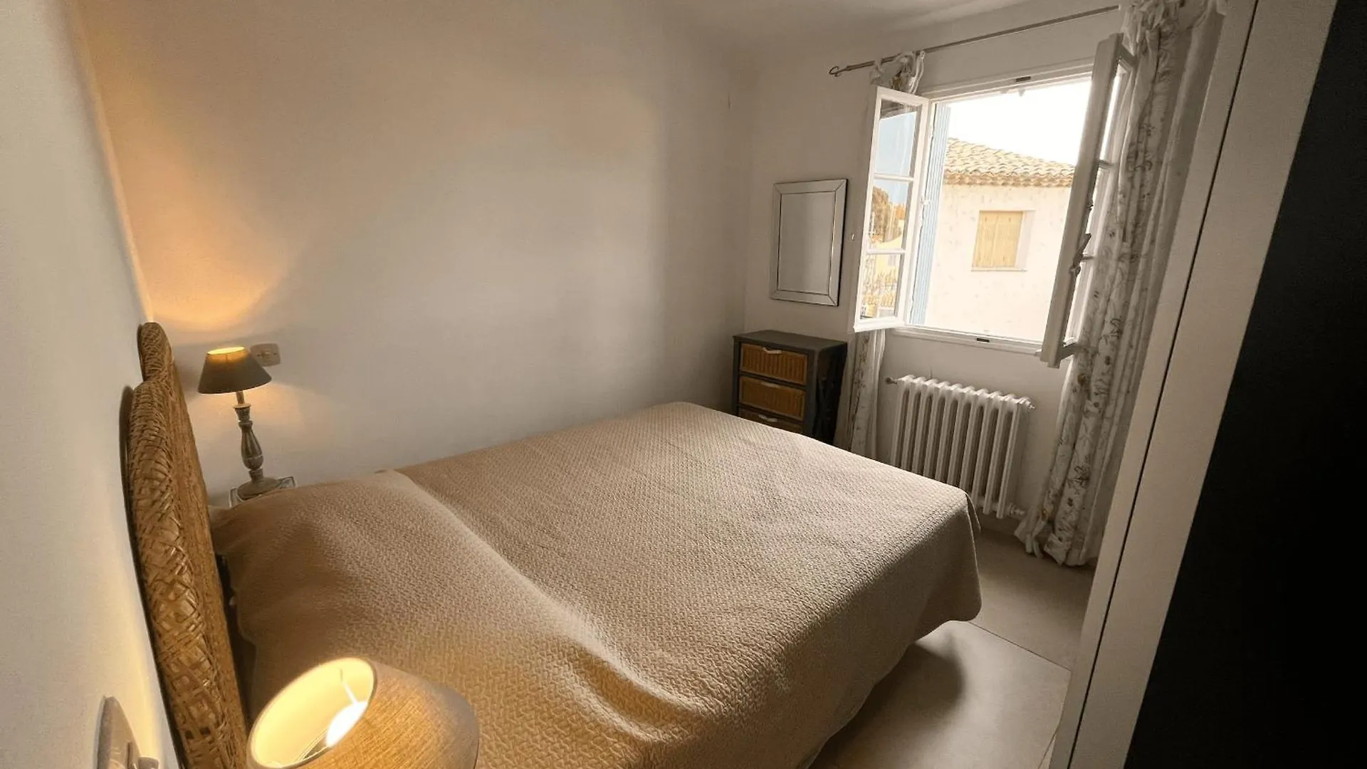 Renovated 3-Room Apartment With Wifi And A Large Balcony Grimaud